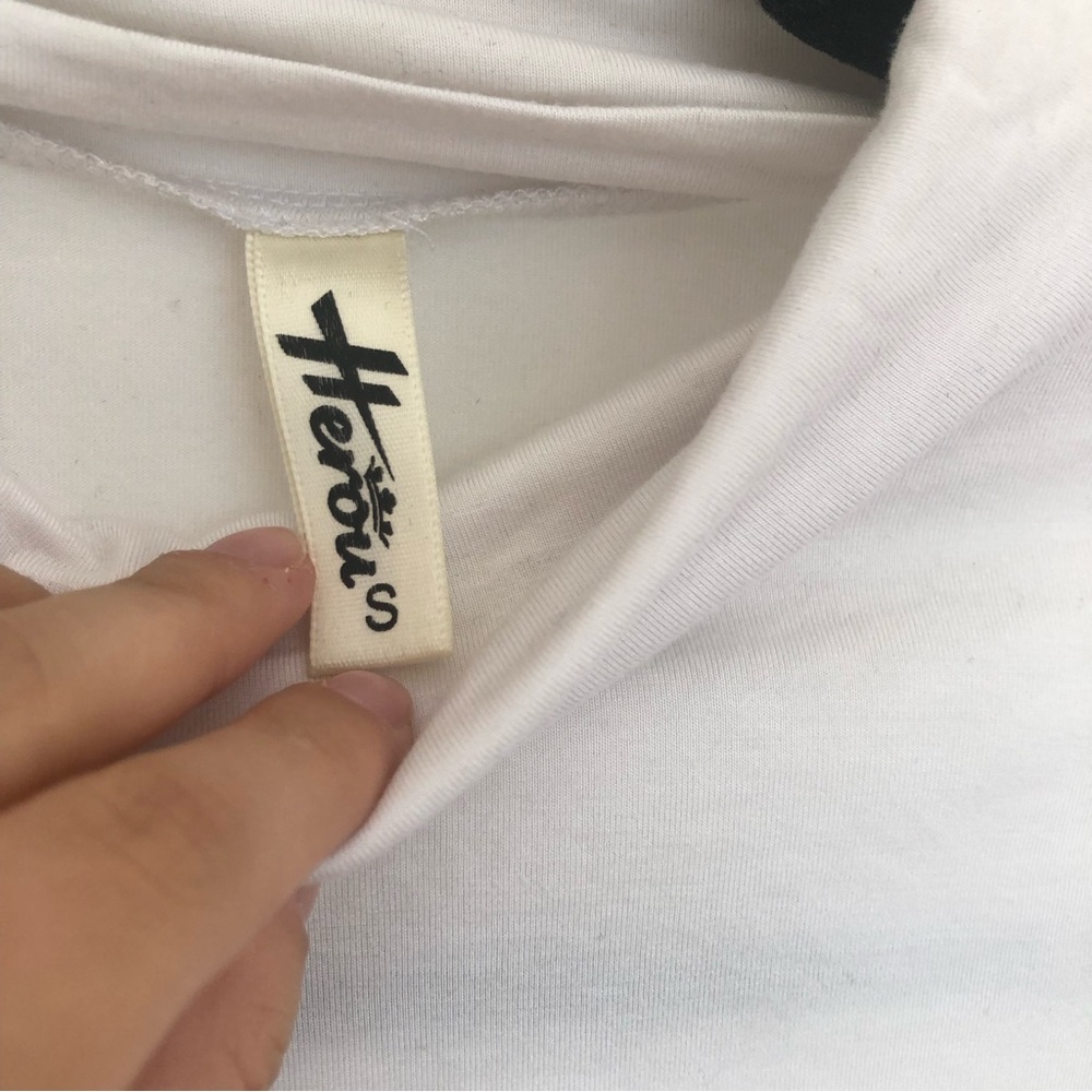 Basic Plain White cropped long sleeve Mockneck tee - Picture 3 of 4
